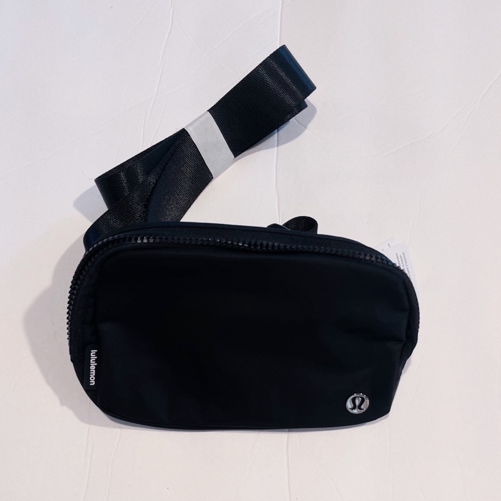 Lululemon belt bag